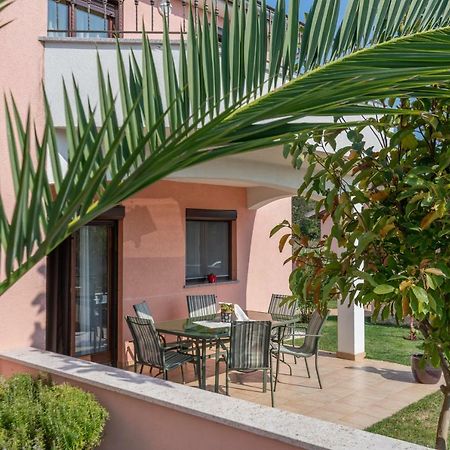 Ferienhaus Mary Лижнян Экстерьер фото