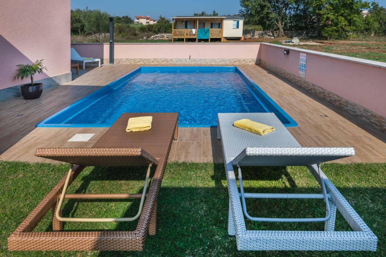 Ferienhaus Mary Лижнян Экстерьер фото